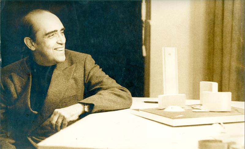 Falece Oscar Niemeyer, aos 104 anos